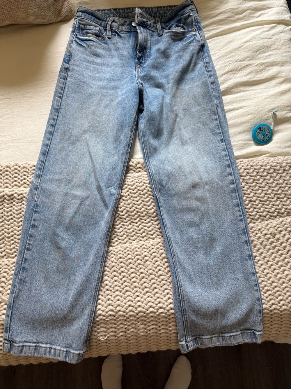 Old Navy Light Wash High Rise Mom Jeans Straight Leg ankle length Cotton Size 2